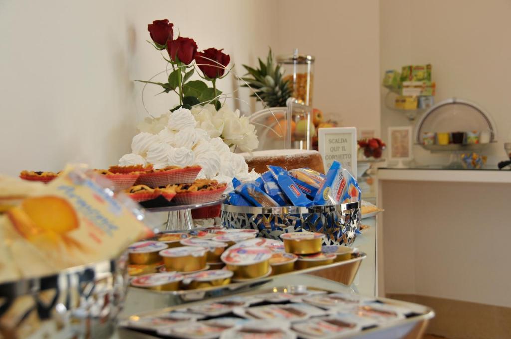 Hotel Del Conte Фонди Екстериор снимка