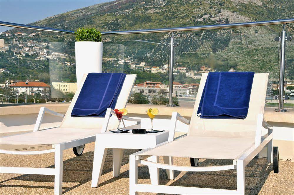 Hotel Del Conte Фонди Екстериор снимка