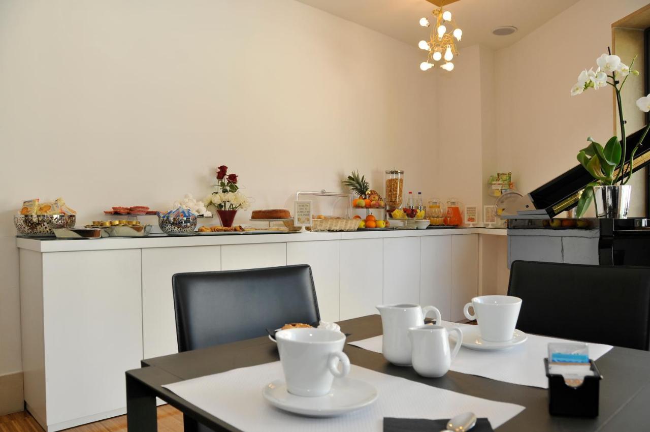 Hotel Del Conte Фонди Екстериор снимка
